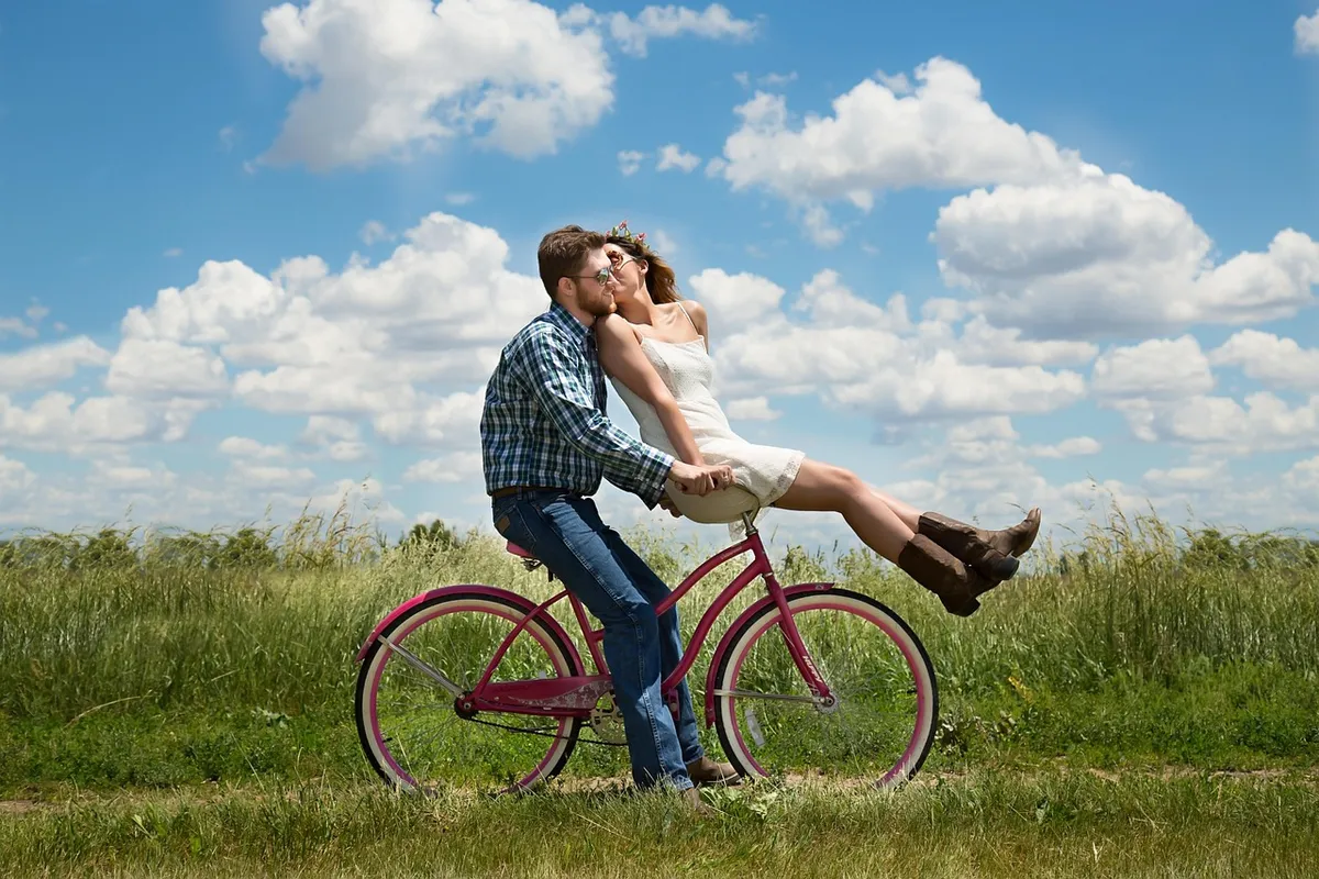 happy valentines day, couple, romance, bike, bicycle, meadow, field, happy, romantic, kiss, affection, together, lovers, man, woman, relationship, young couple,
