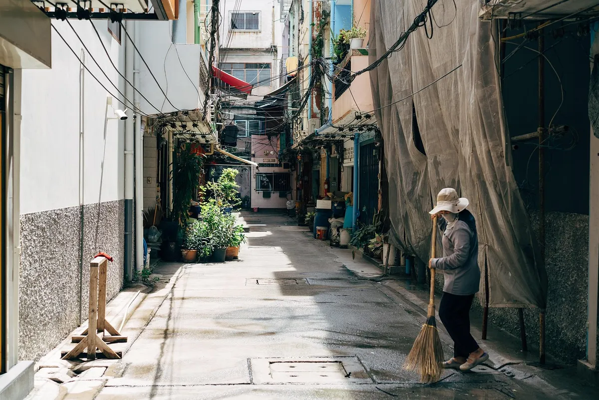 女性、掃帚、自然、工人、街頭清潔工、泰國、泰國、曼谷、亞洲、要旅遊、當地人、鄰居、清潔劑、清潔、垃圾處理、街頭掃除