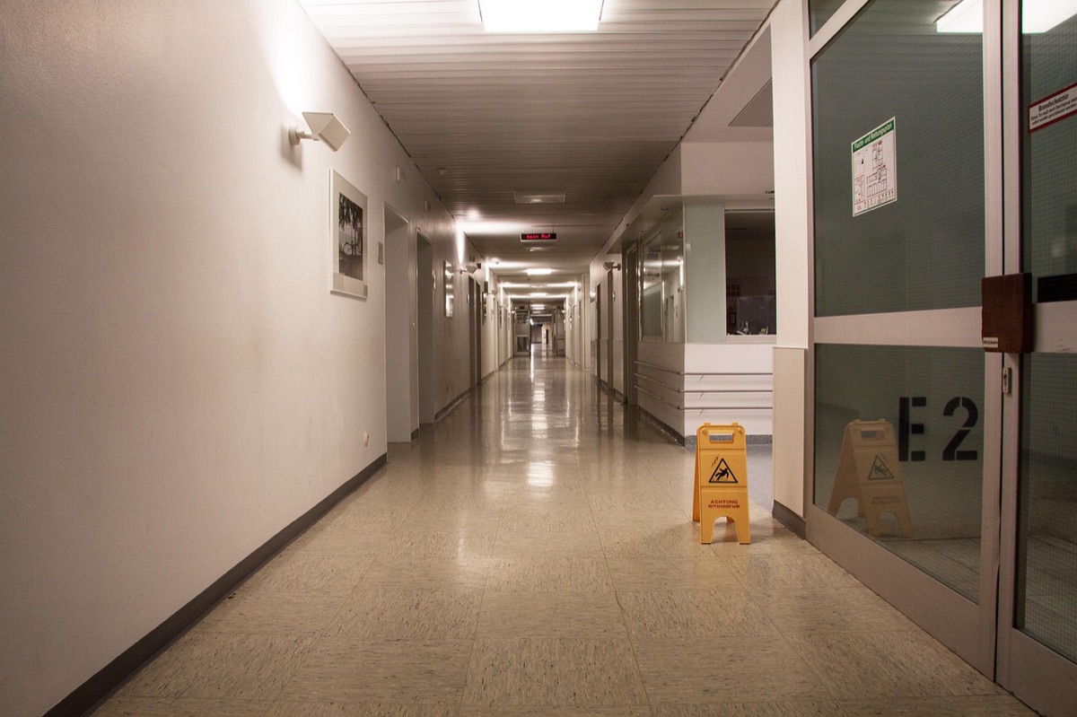 corredor de hospital